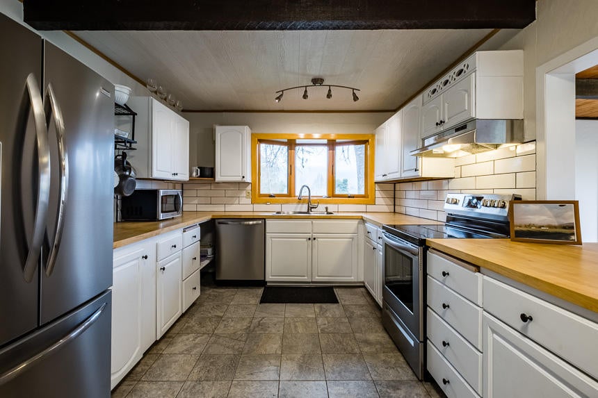 101 East Valley View Road Ashland, OR 97520 - Photo 15 of 46 101 E Valley View-15