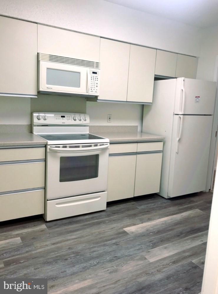 5501 Seminary Road, Unit 803S Falls Church, VA 22041 - Photo 9 of 17