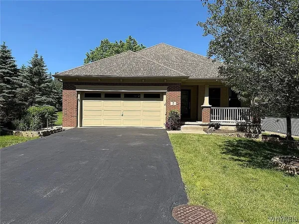 $539,000 | 2 South Shore Drive, Elma, NY 14059