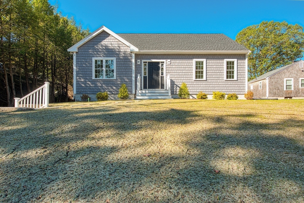 7 North Winnifred Road Brockton, MA 02301 - Photo 2 of 36