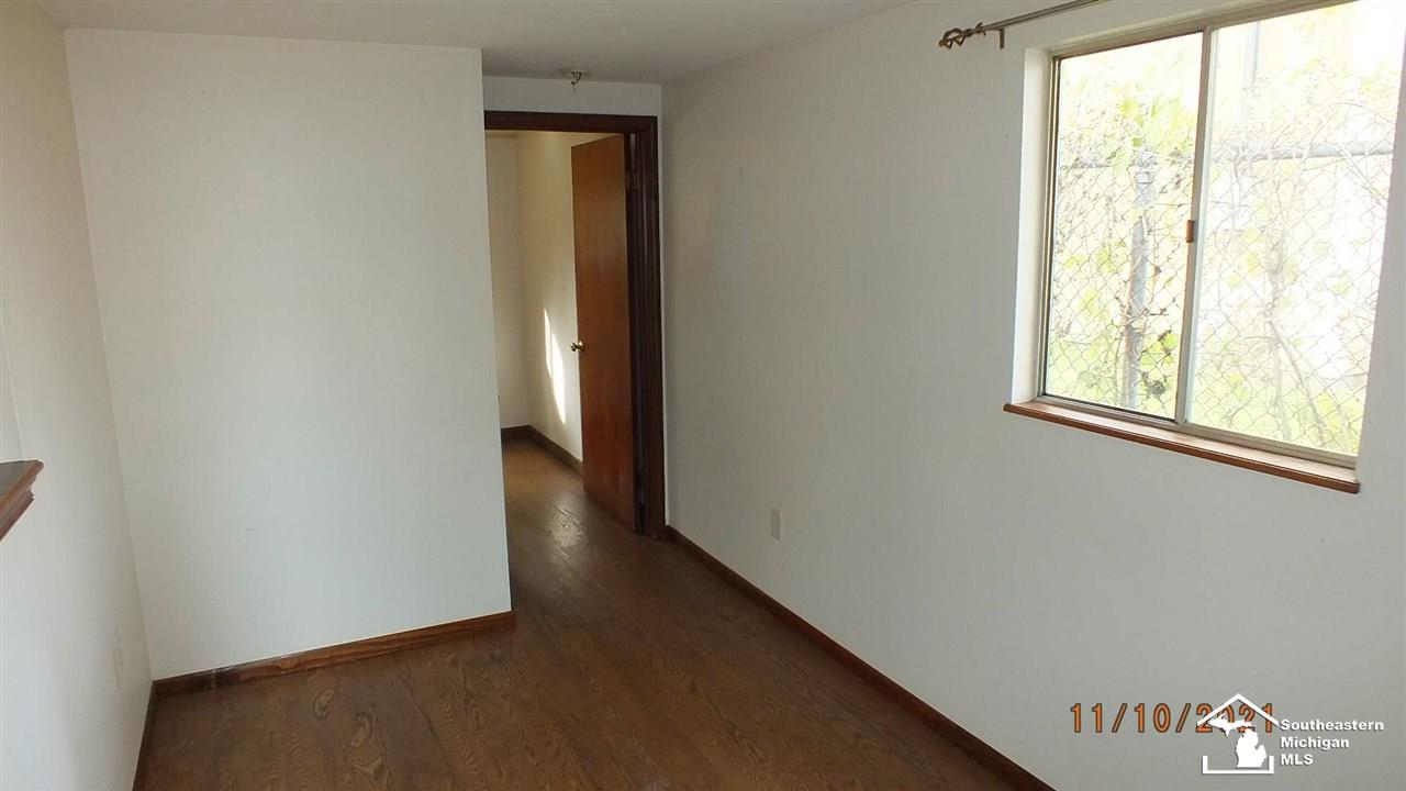 8485-8487 Secor Road Lambertville, MI 48144 - Photo 13 of 18 50060526-12.JPG