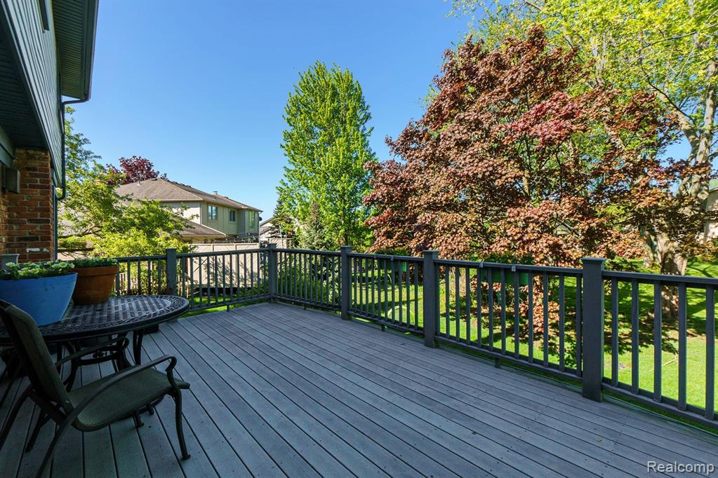 349 Shellbourne Drive Rochester Hills, MI 48309 - Photo 35 of 37