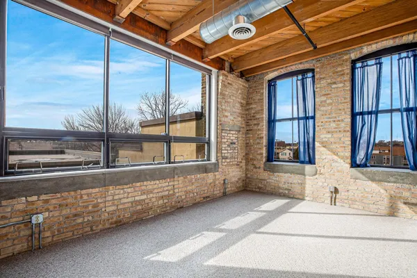 $2,475 | 234 East Reservoir Avenue, Unit 407, Milwaukee, WI 53212