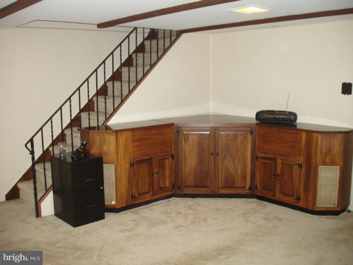 8426 Bridle Road Philadelphia, PA 19111 - Photo 13 of 24 Family Room
