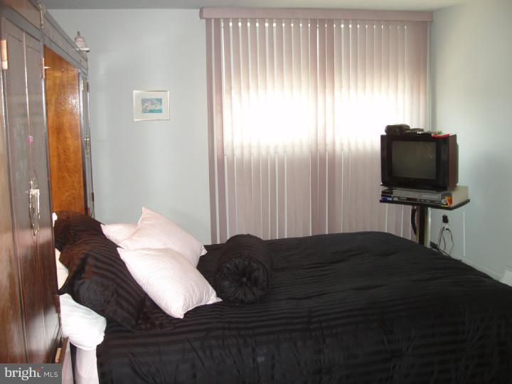 8426 Bridle Road Philadelphia, PA 19111 - Photo 14 of 24 Bedroom - Main