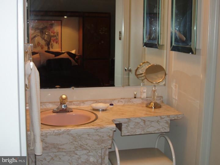 8426 Bridle Road Philadelphia, PA 19111 - Photo 16 of 24 View