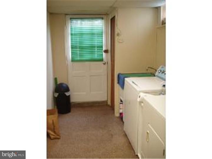 8426 Bridle Road Philadelphia, PA 19111 - Photo 20 of 24 Laundry Room