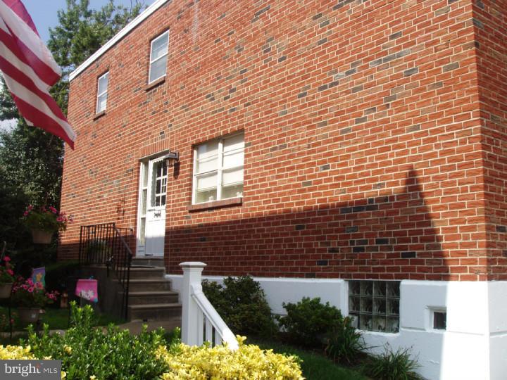 8426 Bridle Road Philadelphia, PA 19111 - Photo 3 of 24 Exterior