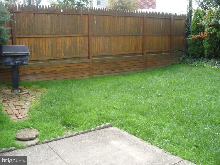 8426 Bridle Road Philadelphia, PA 19111 - Photo 24 of 24 Back Yard