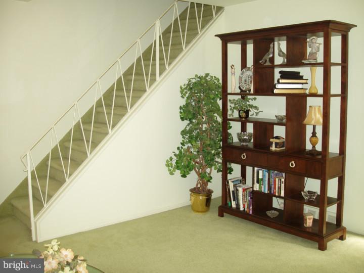 8426 Bridle Road Philadelphia, PA 19111 - Photo 5 of 24 Living Room