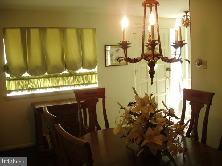 8426 Bridle Road Philadelphia, PA 19111 - Photo 8 of 24 Dining Room
