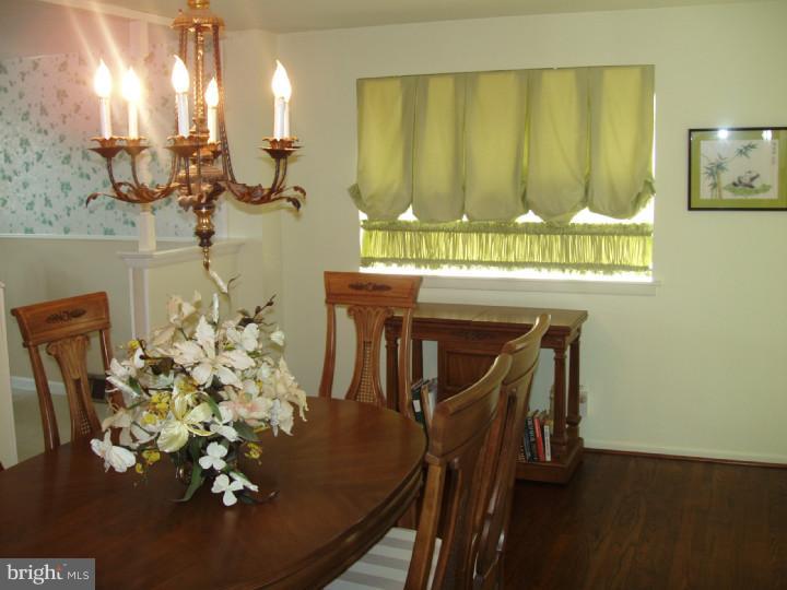 8426 Bridle Road Philadelphia, PA 19111 - Photo 9 of 24 Dining Room