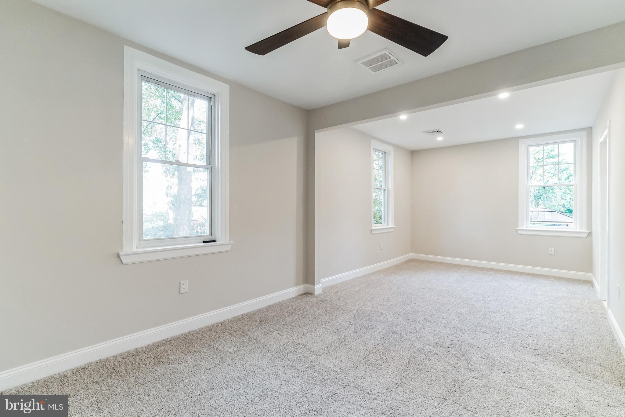 2607 East Orvilla Road Hatfield, PA 19440 - Photo 15 of 40 Primary Suite Bedroom.