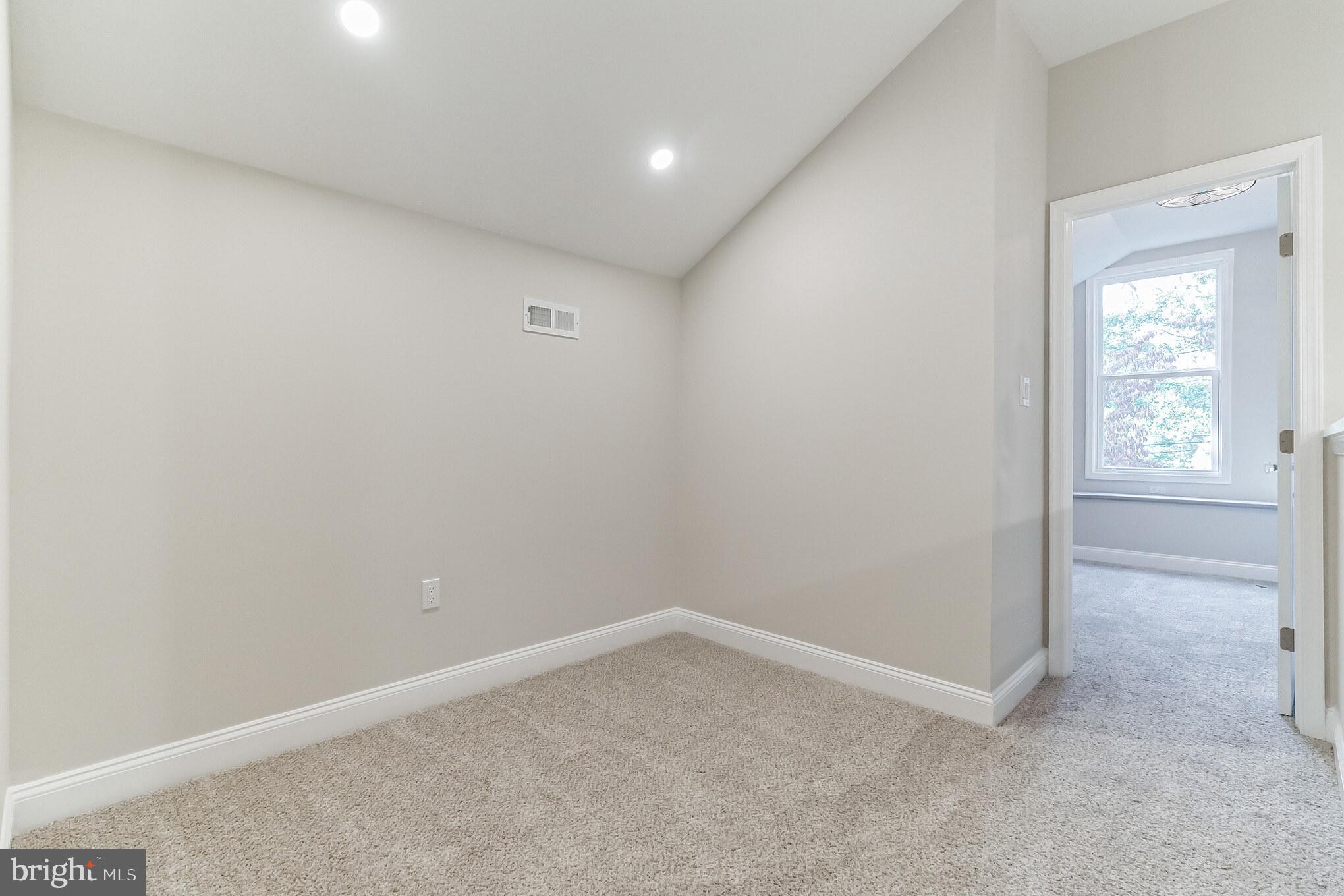 2607 East Orvilla Road Hatfield, PA 19440 - Photo 26 of 40 Large Hallways- perfect reading nooks for kids!