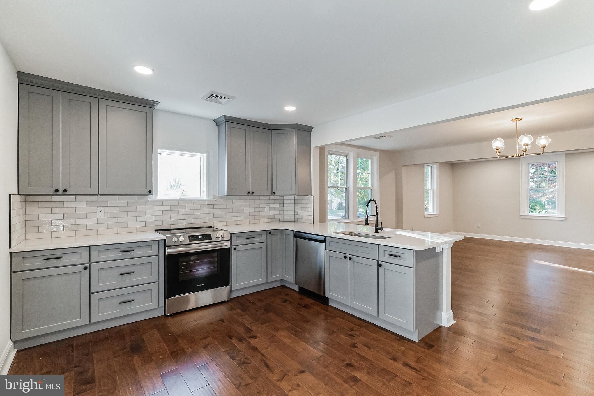 2607 East Orvilla Road Hatfield, PA 19440 - Photo 5 of 40 Brand new eat in kitchen