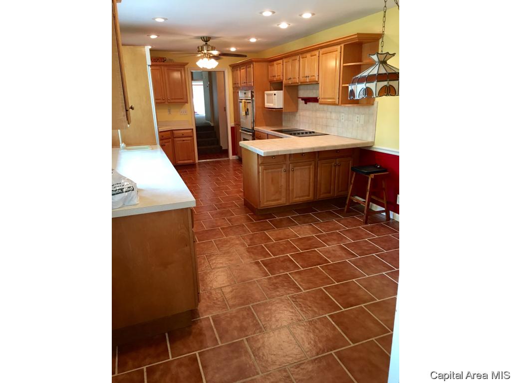 11284 Hawk Drive Rochester, IL 62563 - Photo 4 of 22