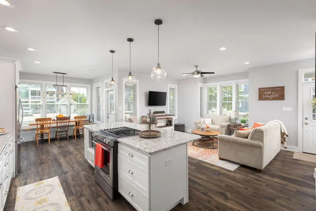 $534,000 | 12 Great Loop, Ottawa, IL 61350