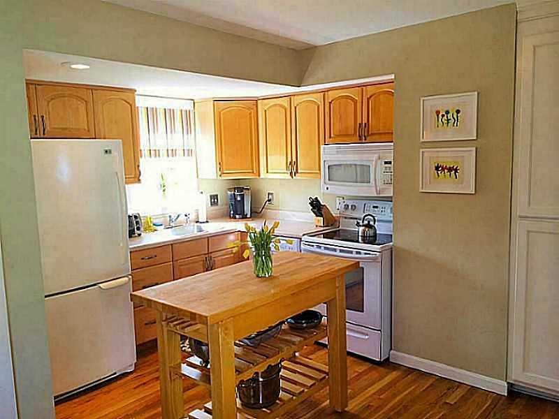 14 Barney Street Warren, RI 02885 - Photo 7 of 18 Gallery Image 7