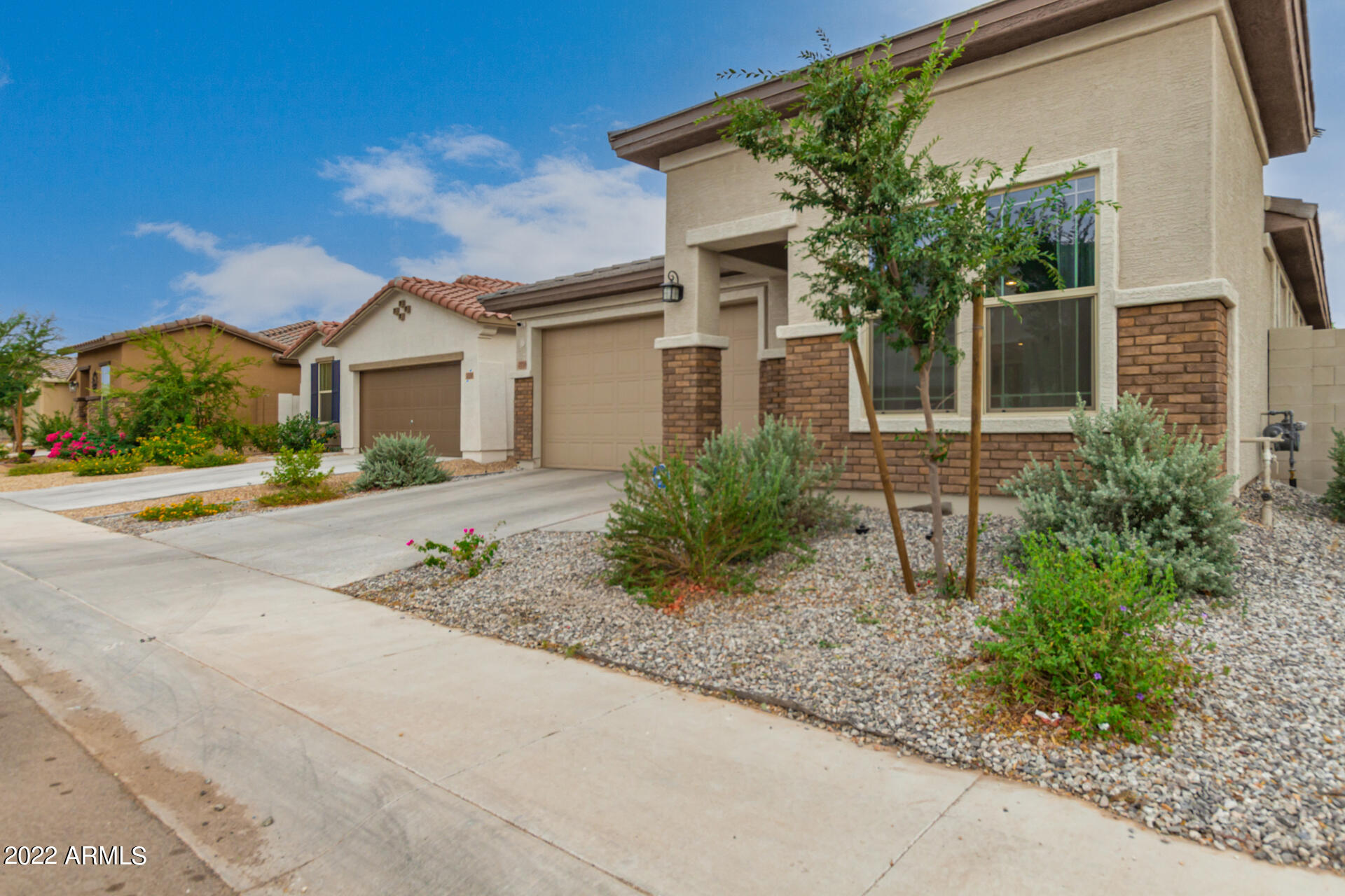 2735 West Apollo Road Phoenix, AZ 85041 - Photo 3 of 27 3 - Apollo