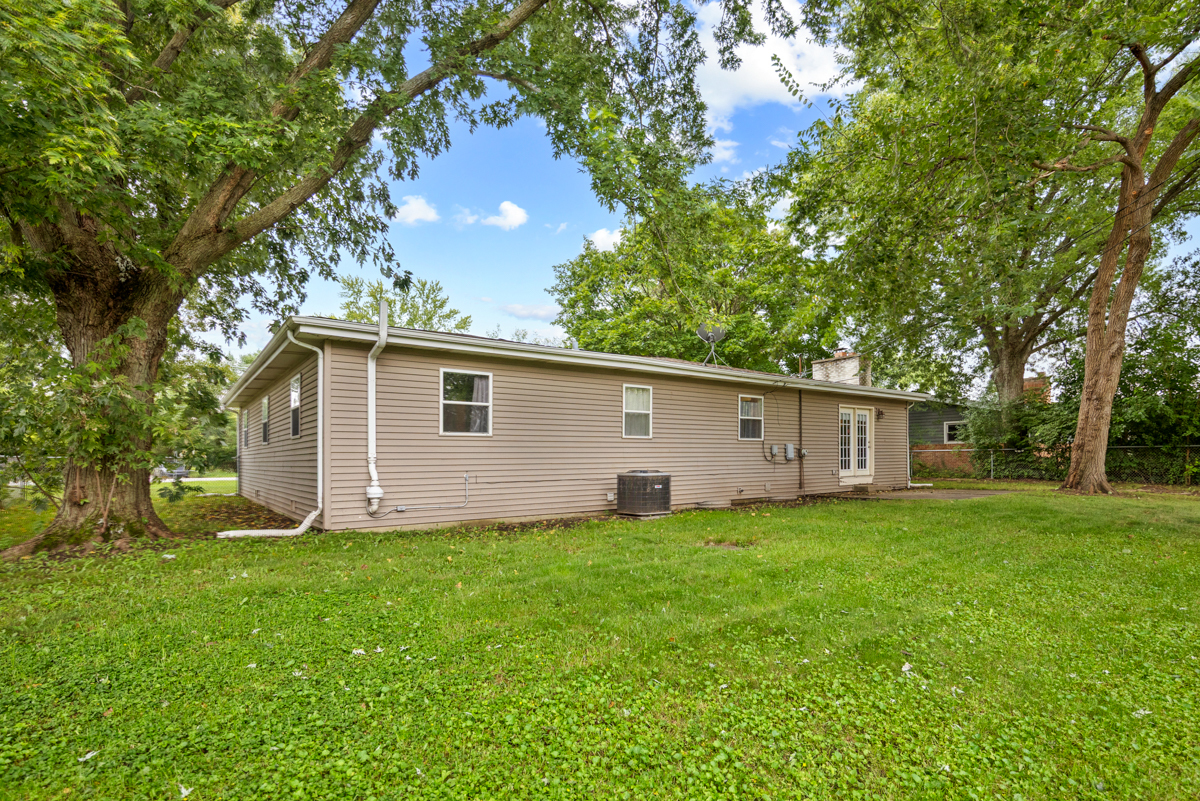 110 Bay Road McHenry, IL 60051 - Photo 22 of 24 Gallery Image 22
