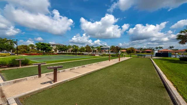 a view of a tennis court
