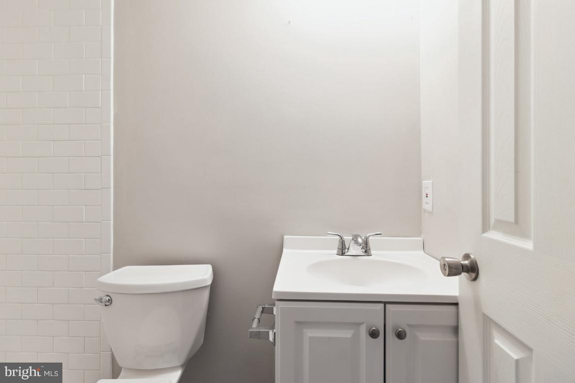 8515 Summit Road Pasadena, MD 21122 - Photo 38 of 51 Full Bath