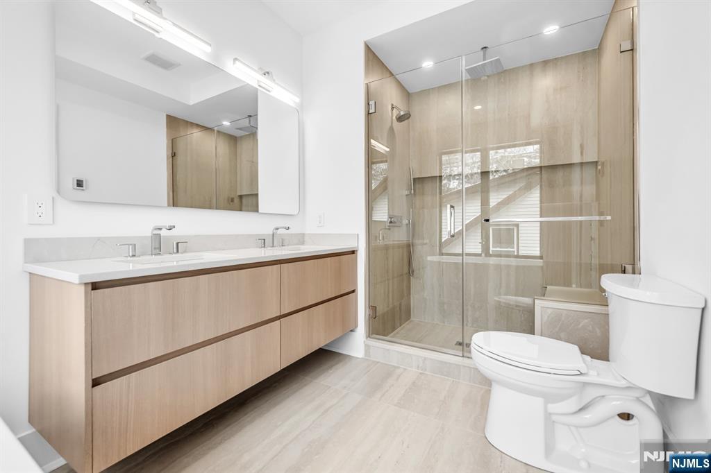 25 Garden Place, Unit A Edgewater, NJ 07020 - Photo 17 of 34