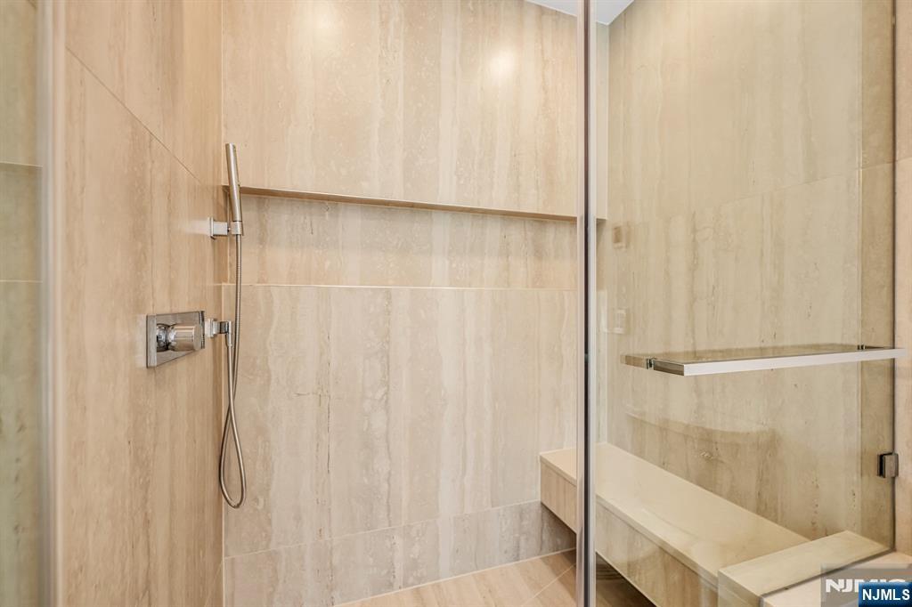 25 Garden Place, Unit A Edgewater, NJ 07020 - Photo 19 of 34