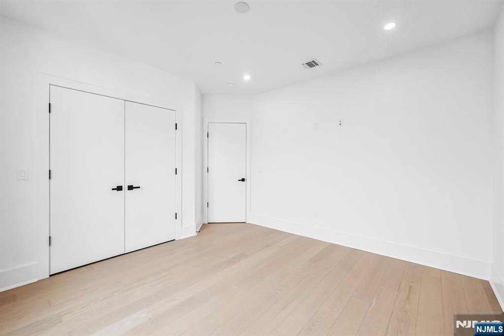 25 Garden Place, Unit A Edgewater, NJ 07020 - Photo 22 of 34