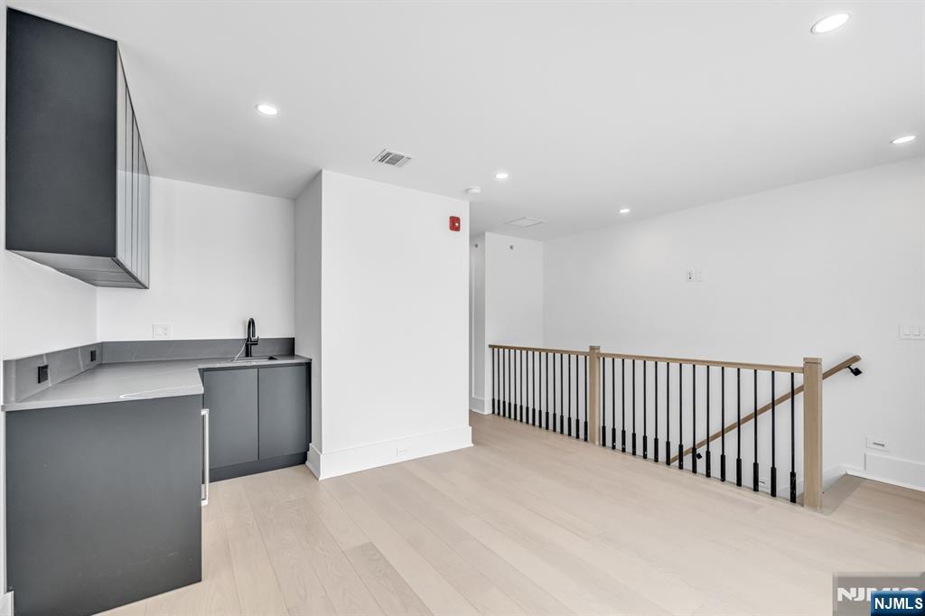 25 Garden Place, Unit A Edgewater, NJ 07020 - Photo 27 of 34