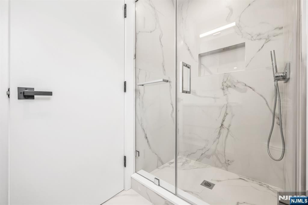 25 Garden Place, Unit A Edgewater, NJ 07020 - Photo 30 of 34