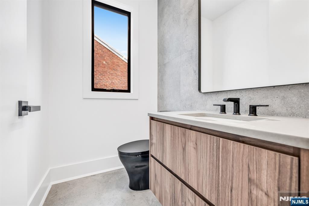 25 Garden Place, Unit A Edgewater, NJ 07020 - Photo 33 of 34