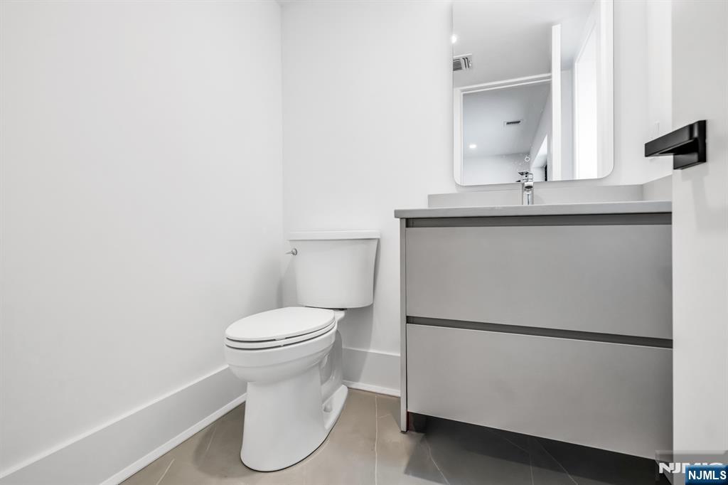 25 Garden Place, Unit A Edgewater, NJ 07020 - Photo 34 of 34