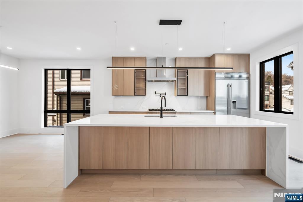 25 Garden Place, Unit A Edgewater, NJ 07020 - Photo 6 of 34