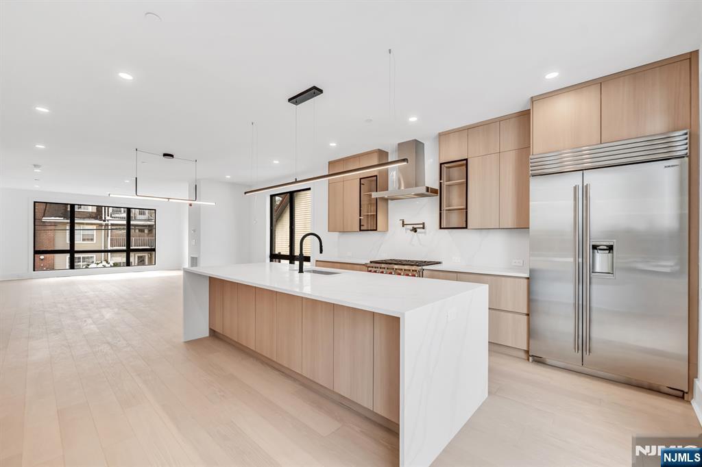 25 Garden Place, Unit A Edgewater, NJ 07020 - Photo 7 of 34