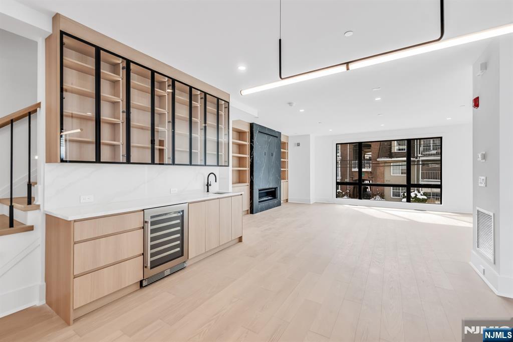 25 Garden Place, Unit A Edgewater, NJ 07020 - Photo 10 of 34