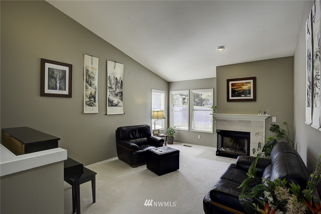 13855 Southeast 156th Street Renton, WA 98058 - Photo 2 of 15 Gallery Image 2