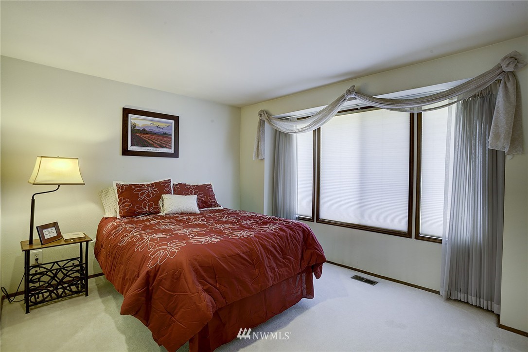 13855 Southeast 156th Street Renton, WA 98058 - Photo 10 of 15 Gallery Image 10
