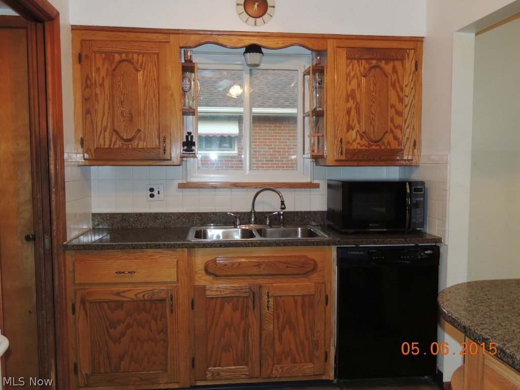 14613 Wheeler Road Maple Heights, OH 44137 - Photo 11 of 27