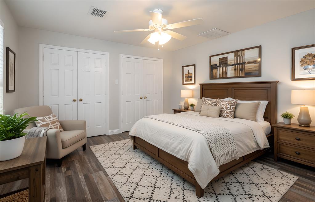 13 Crestview Circle Rockwall, TX 75087 - Photo 30 of 37 a bedroom with a bed and a couch