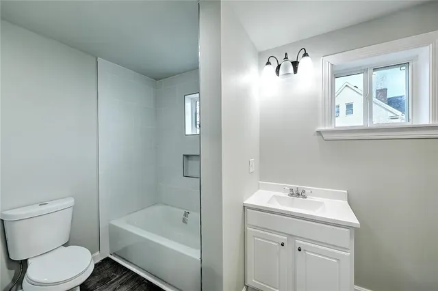 $2,100 | 589 Public Street, Unit 2, Providence, RI 02907