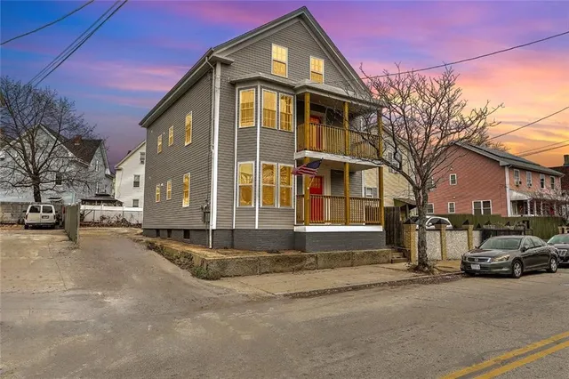 $2,100 | 589 Public Street, Unit 2, Providence, RI 02907