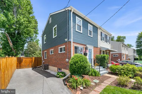 $599,999 | 6801 Radcliffe Drive, Alexandria, VA 22307