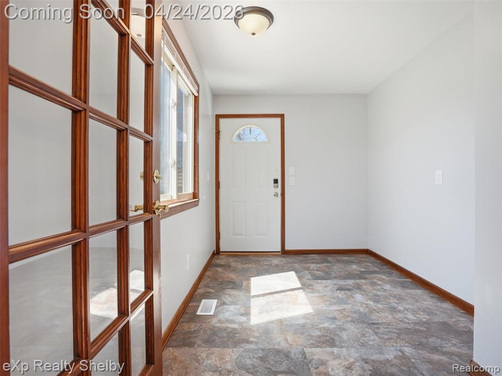 49301 Schoenherr Road Utica, MI 48315 - Photo 13 of 47 Gallery Image 13