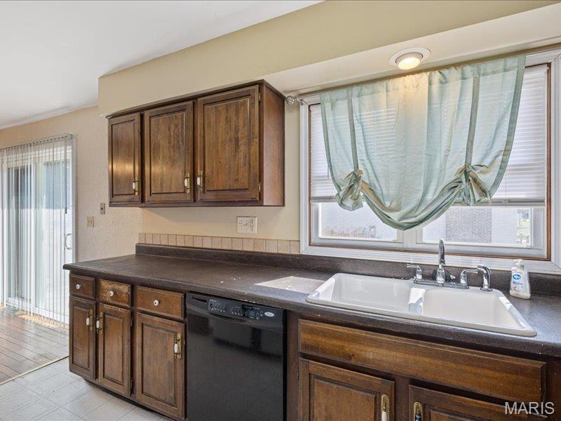 738 Fort Henry Road Belleville, IL 62221 - Photo 10 of 38 Gallery Image 10