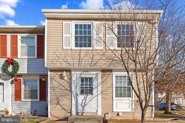 $305,000 | 5975 Rowanberry Drive, Elkridge, MD 21075