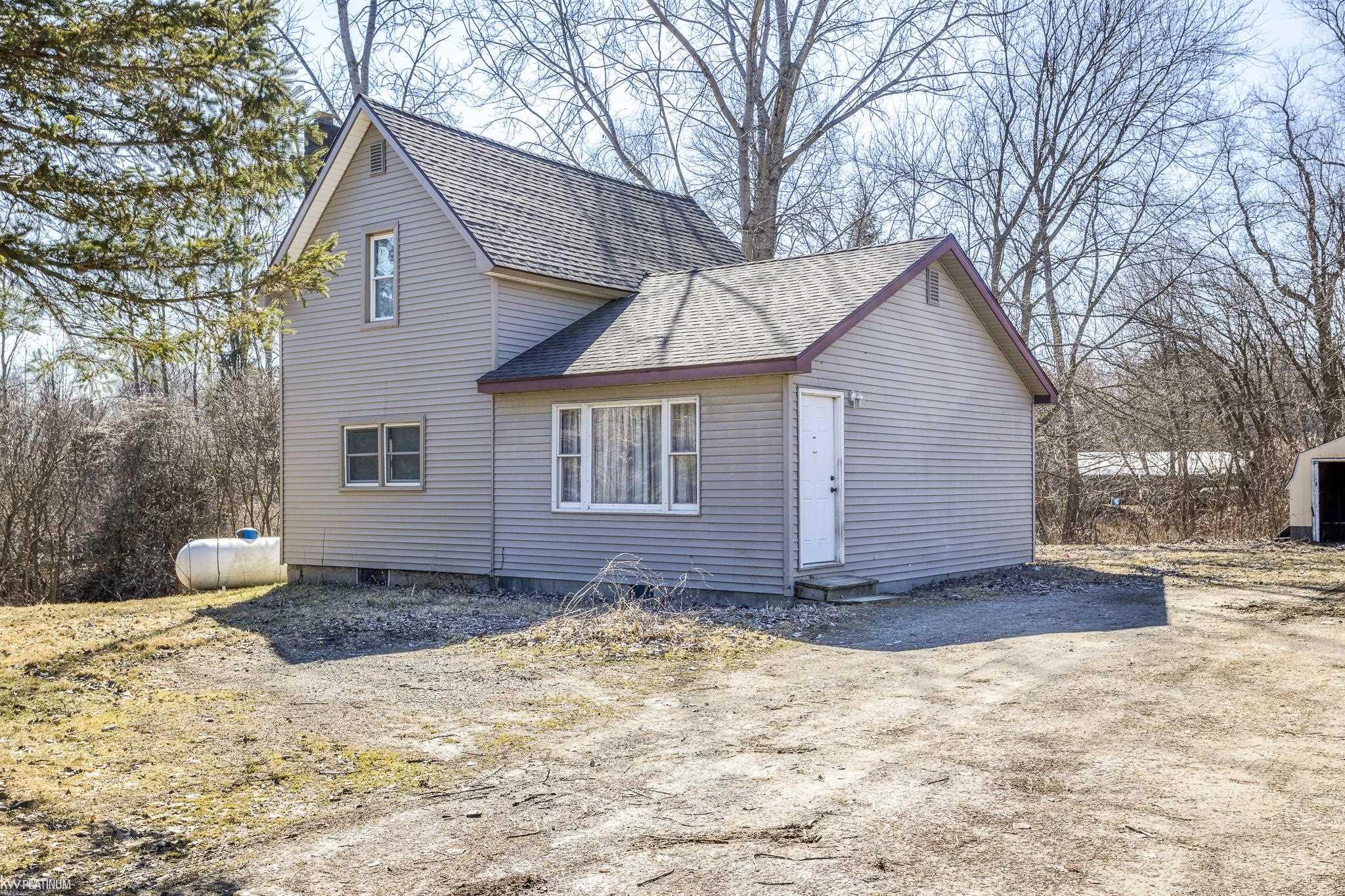 8698 Babcock Road Croswell, MI 48422 - Photo 2 of 31 50104748-1.JPG