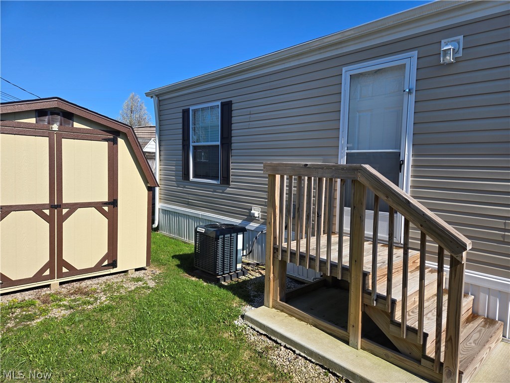 12860 Mayfield Road Chardon, OH 44024 - Photo 3 of 18 Gallery Image 3