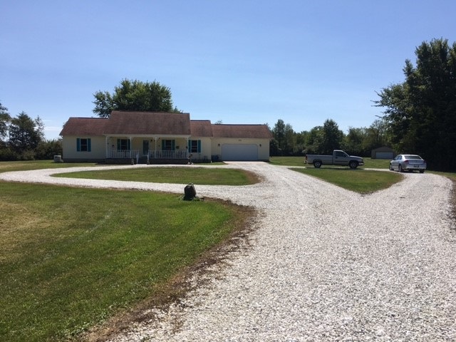 25783 North Venovich Road Canton, IL 61520 - Photo 4 of 34