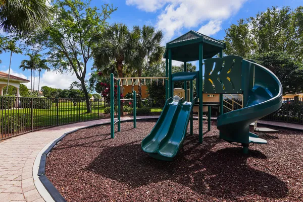 $395,000 | 7361 Briella Drive, Boynton Beach, FL 33437